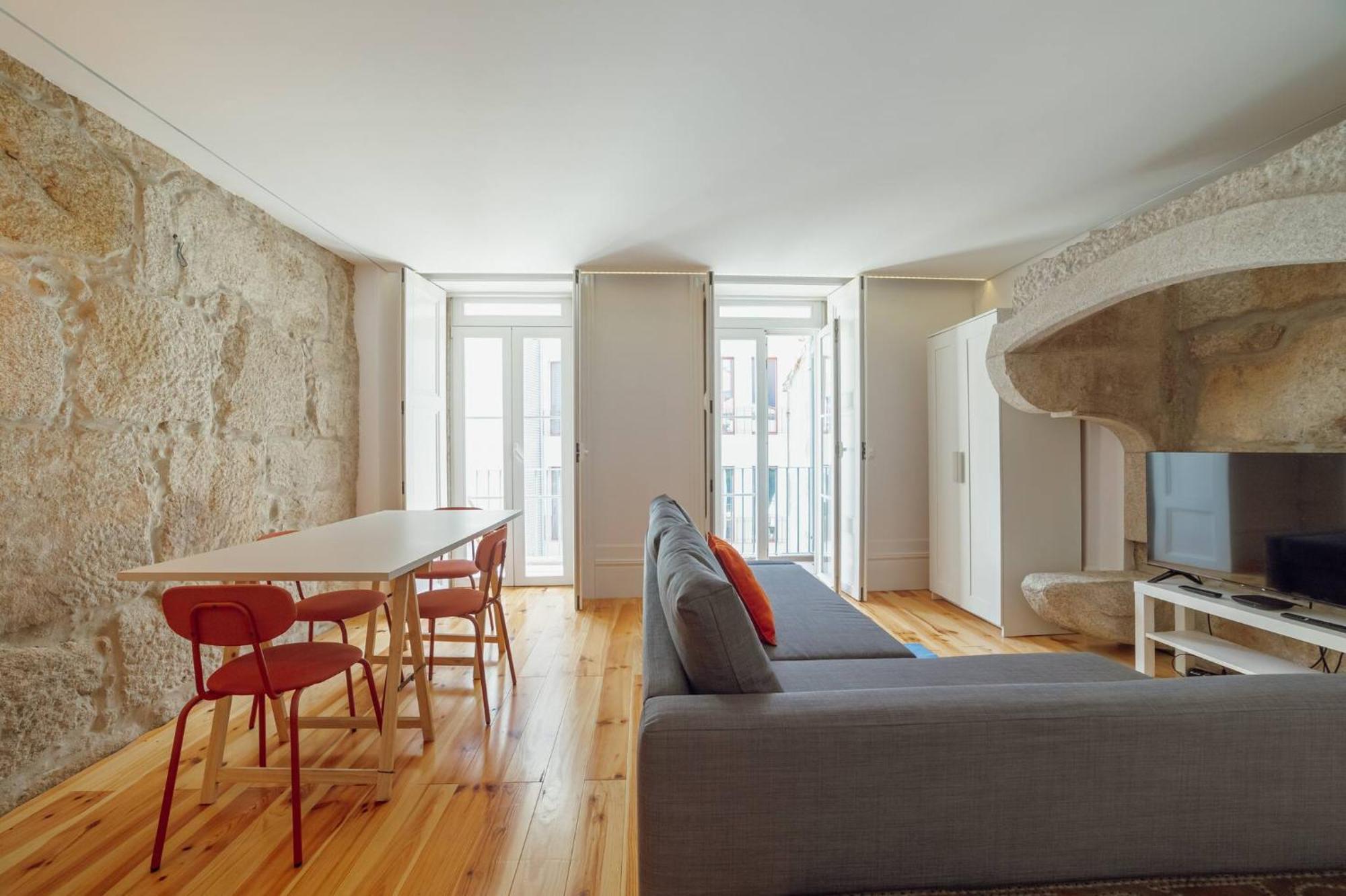 Cozy Almada By Hosty *
