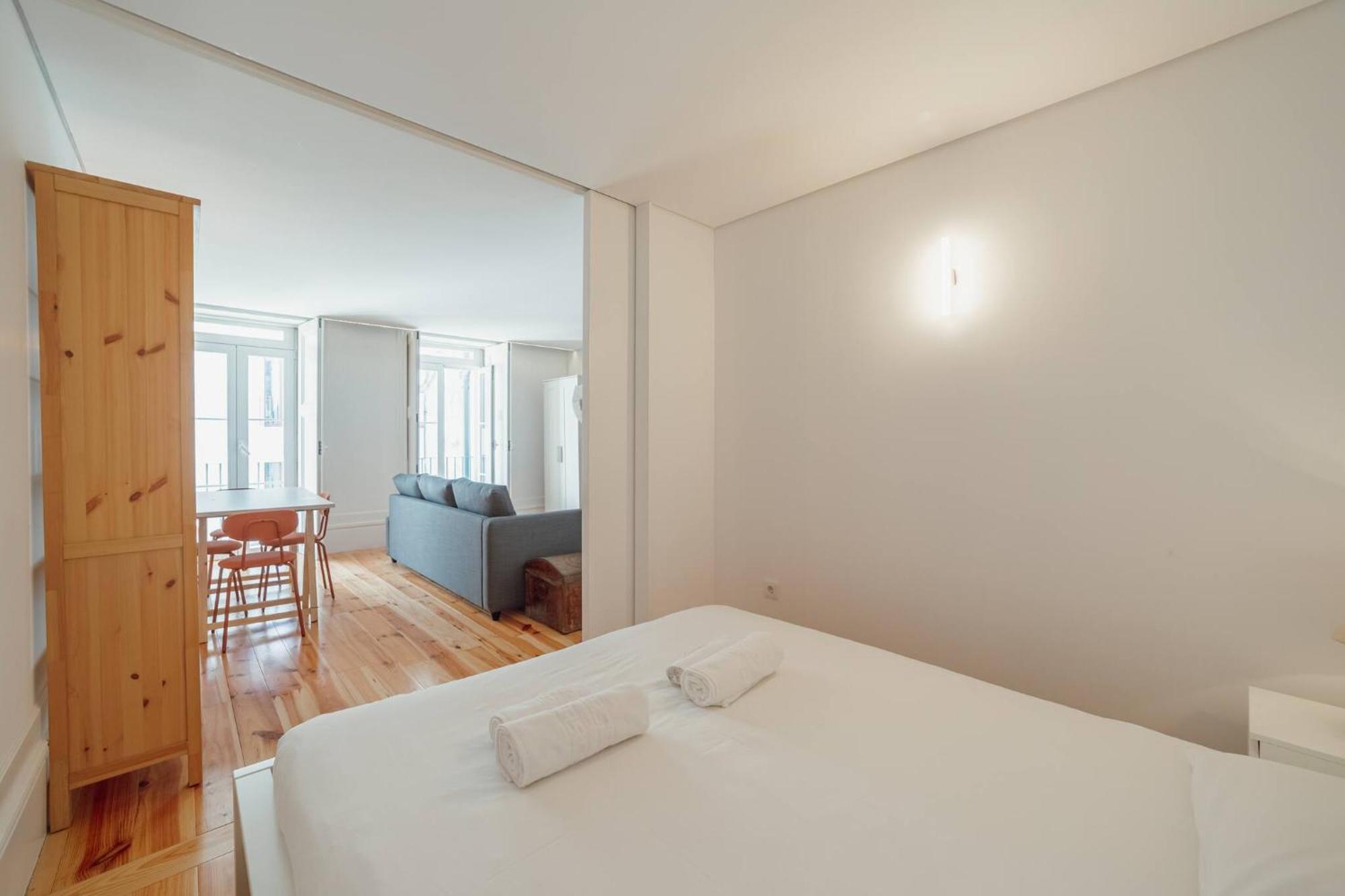 Cozy Almada By Hosty *